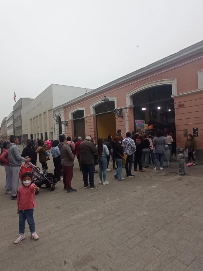 Main Square Apartment Lima Luaran gambar
