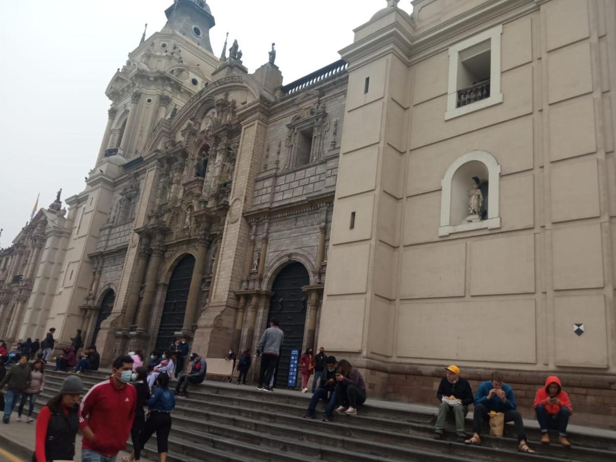 Main Square Apartment Lima Luaran gambar