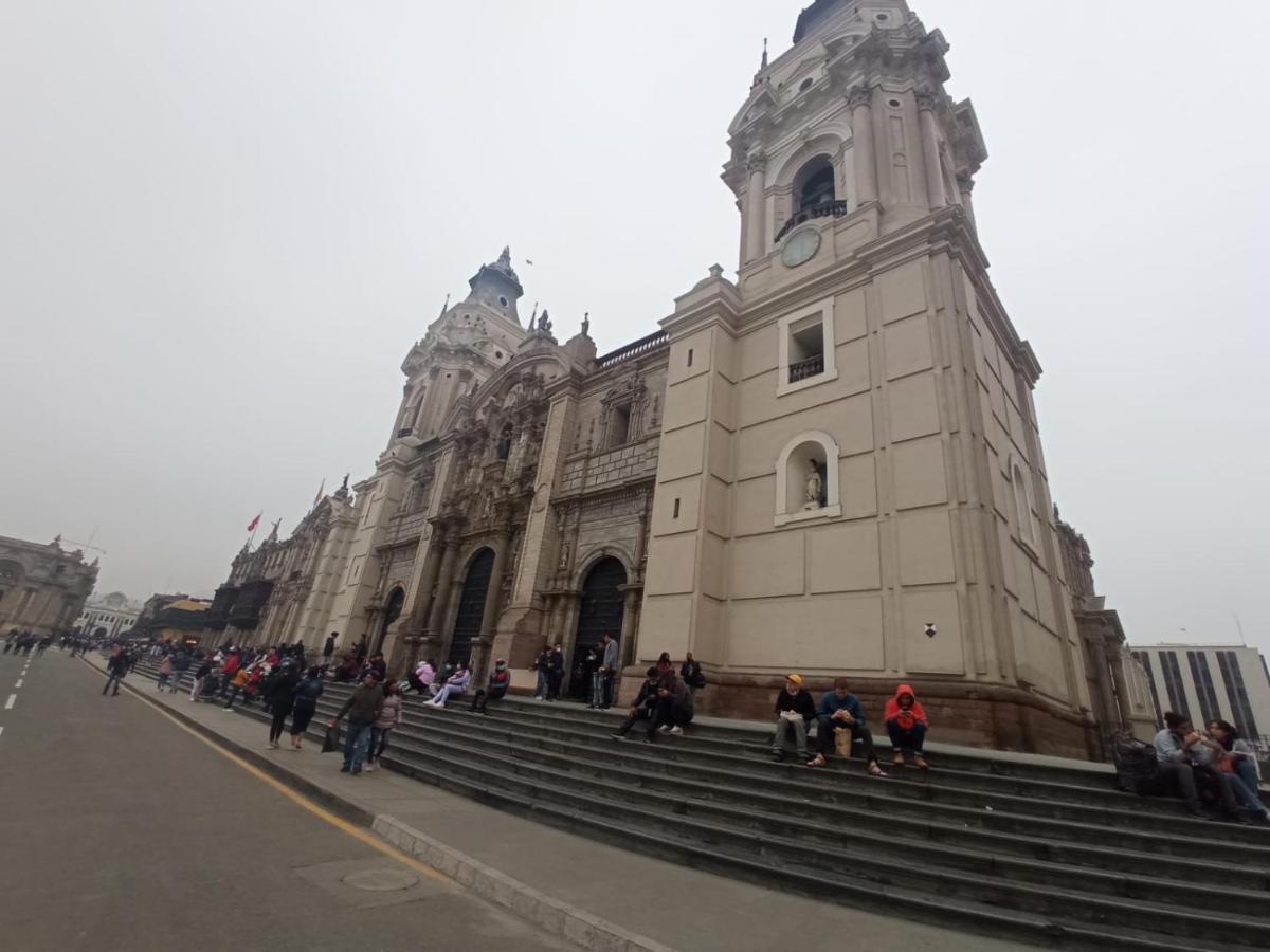 Main Square Apartment Lima Luaran gambar