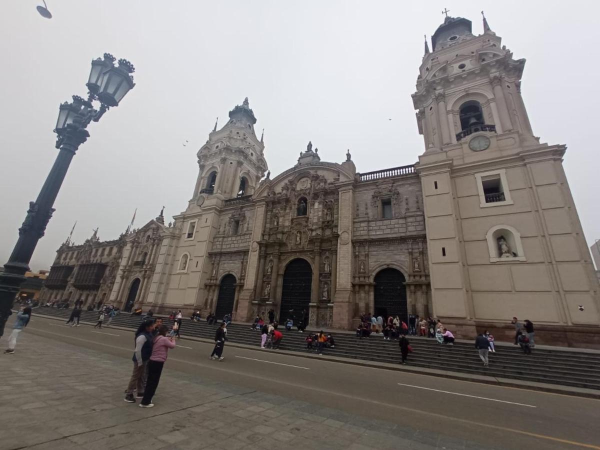 Main Square Apartment Lima Luaran gambar
