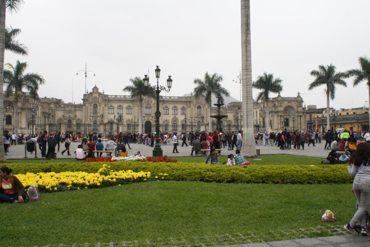 Main Square Apartment Lima Luaran gambar