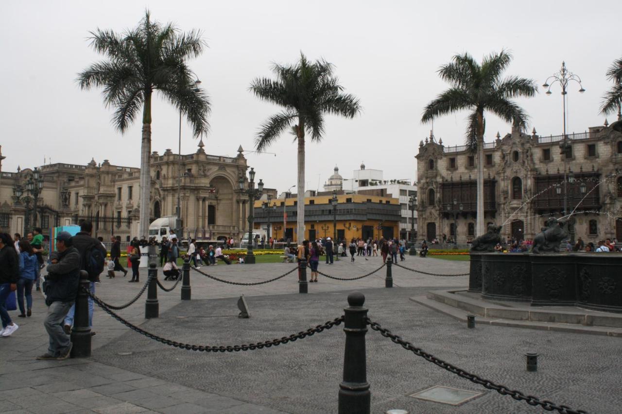 Main Square Apartment Lima Luaran gambar