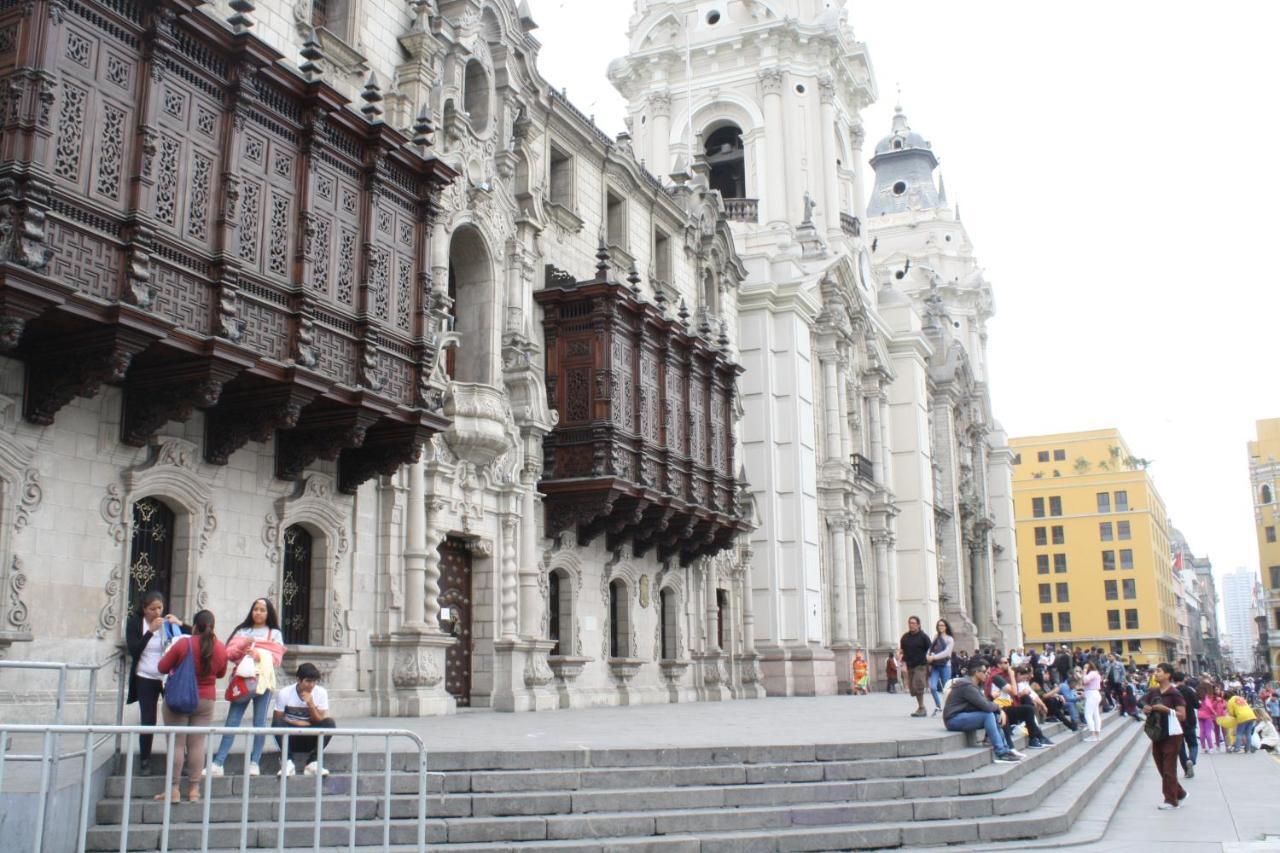 Main Square Apartment Lima Luaran gambar